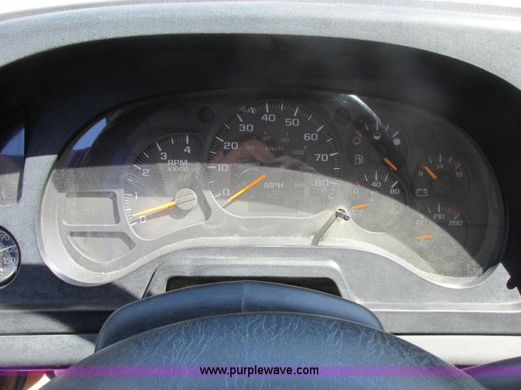 image for item E7170 2004 GMC T7500 Centurion street sweeper