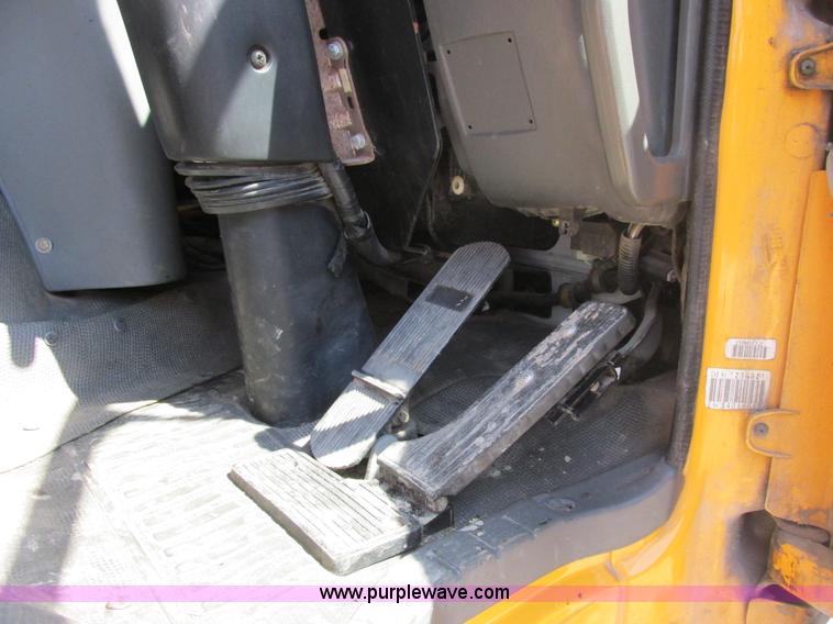 image for item E7170 2004 GMC T7500 Centurion street sweeper