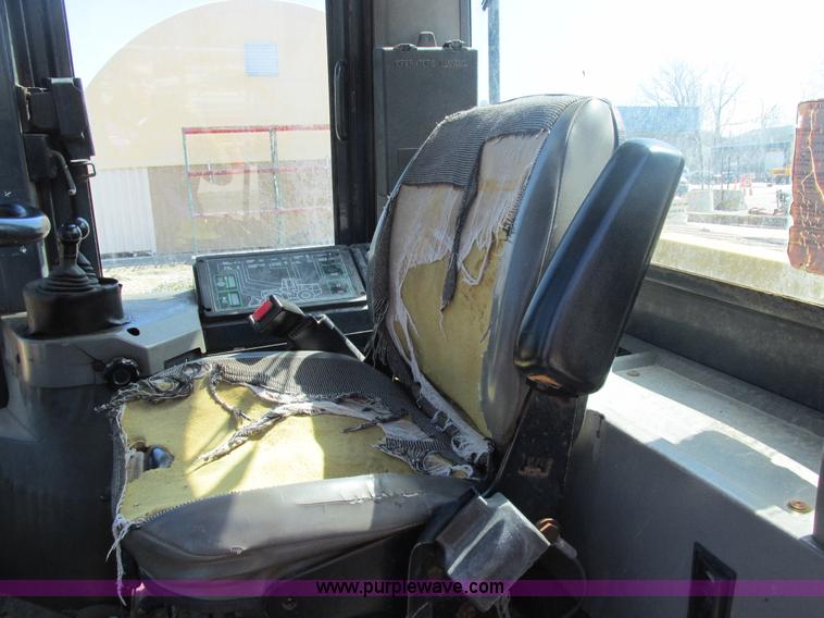 image for item E7173 1997 Case 621B XT articulated wheel loader