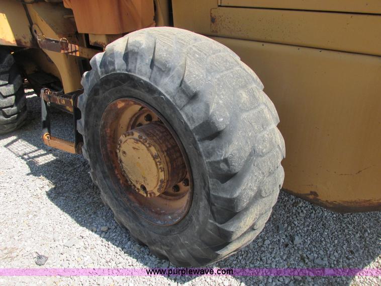 image for item E7173 1997 Case 621B XT articulated wheel loader