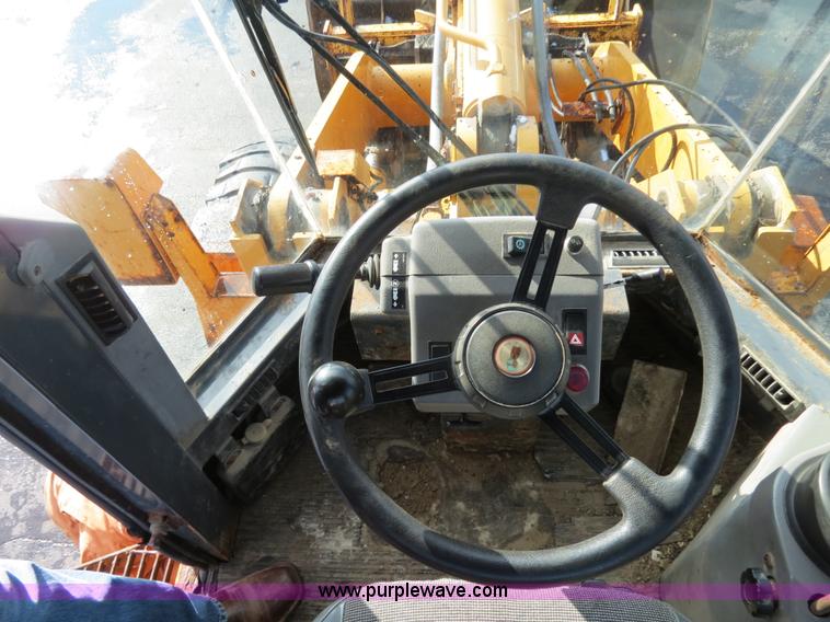 image for item F4334 1998 Case 621B articulated wheel loader