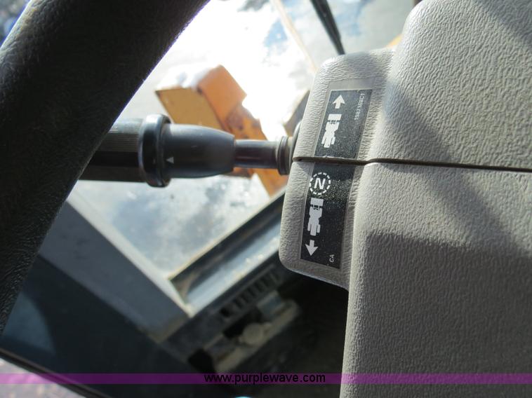 image for item F4334 1998 Case 621B articulated wheel loader