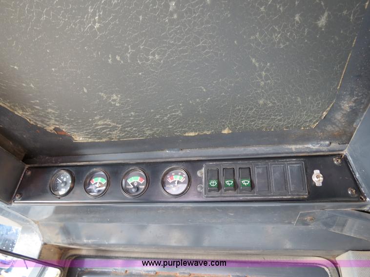 image for item F4334 1998 Case 621B articulated wheel loader