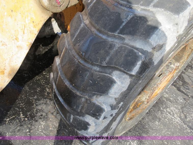 image for item F4334 1998 Case 621B articulated wheel loader