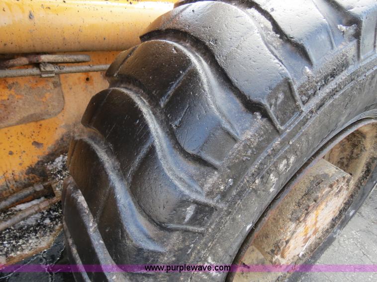 image for item F4334 1998 Case 621B articulated wheel loader