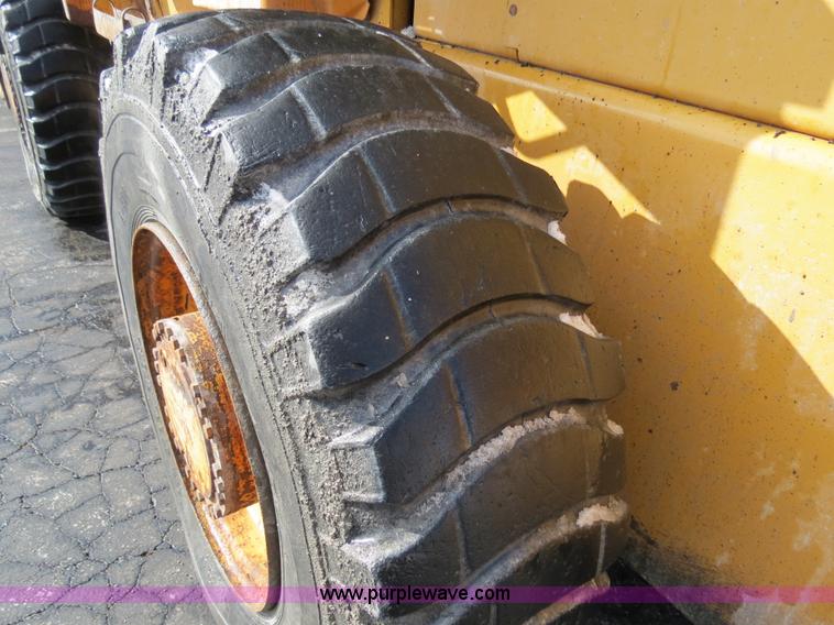 image for item F4334 1998 Case 621B articulated wheel loader