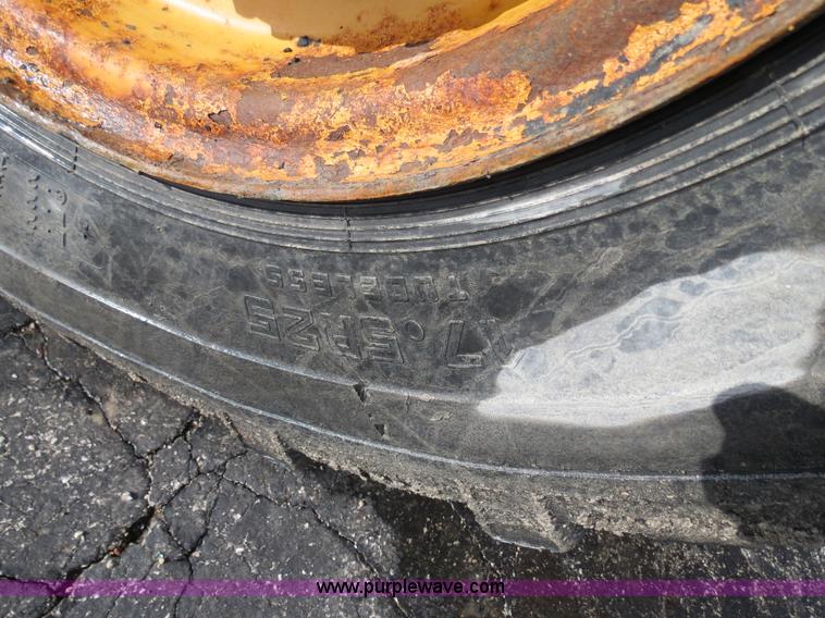 image for item F4334 1998 Case 621B articulated wheel loader