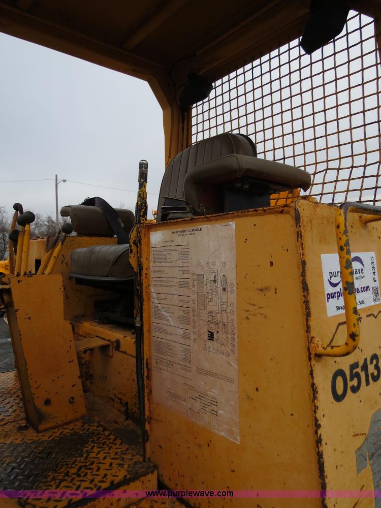 image for item F4335 1989 Case 1155E track loader