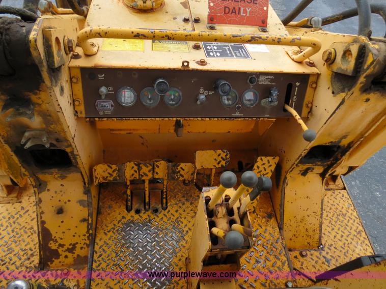 image for item F4335 1989 Case 1155E track loader