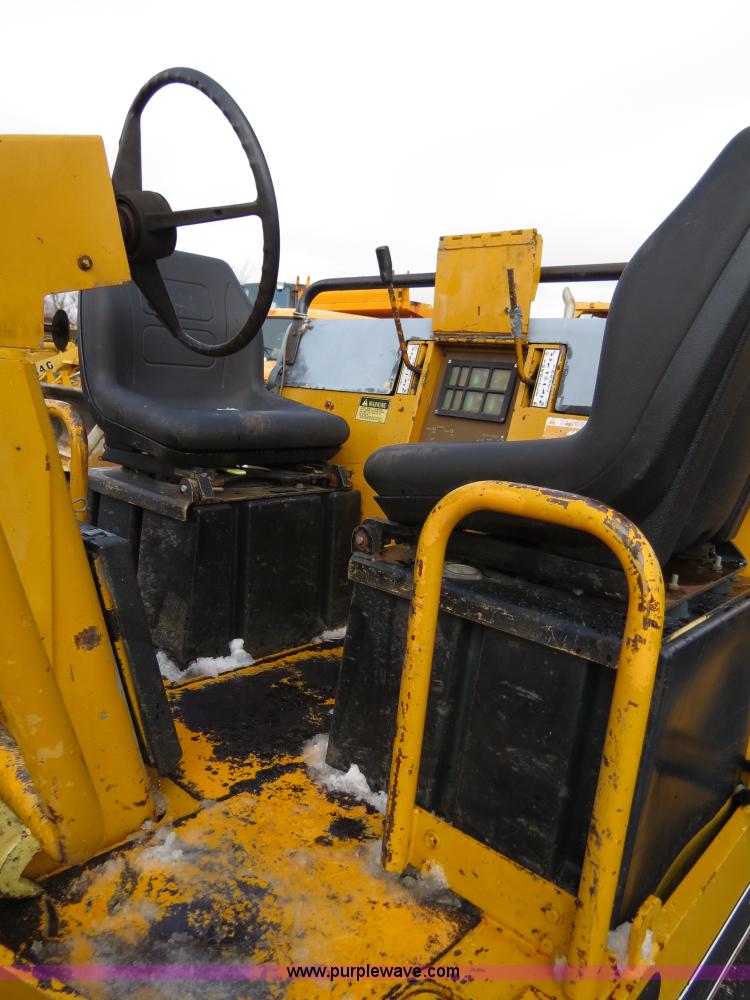 image for item F4336 Dresser 712 roller