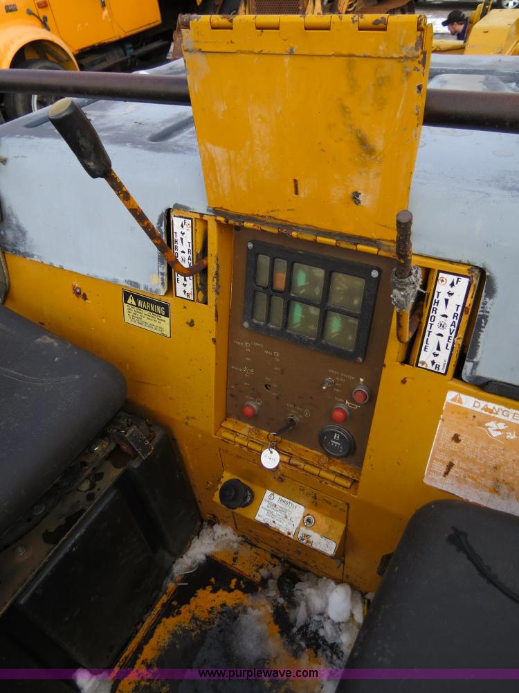 image for item F4336 Dresser 712 roller