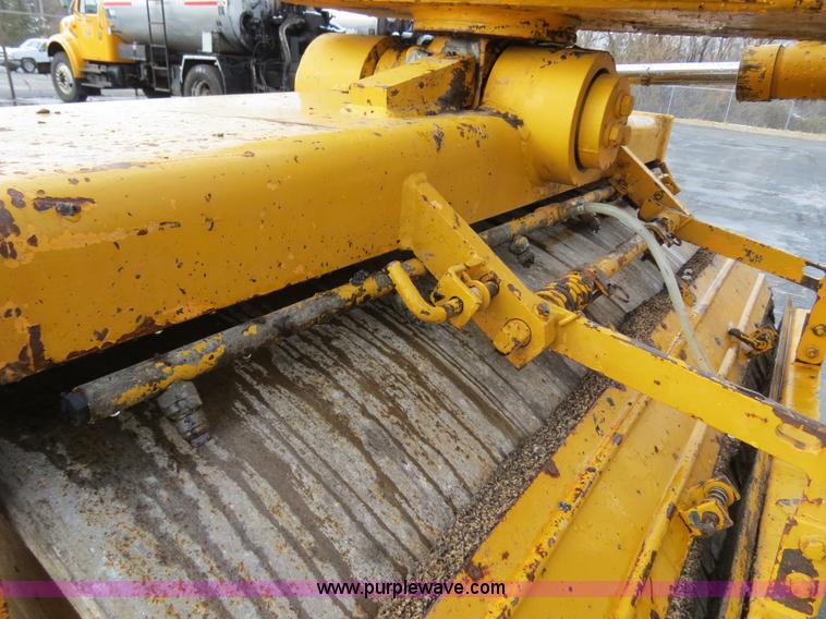 image for item F4336 Dresser 712 roller