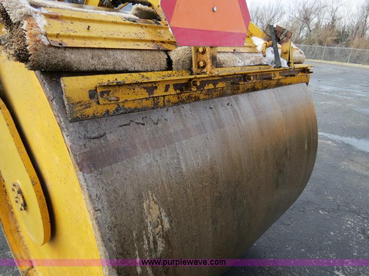 image for item F4336 Dresser 712 roller