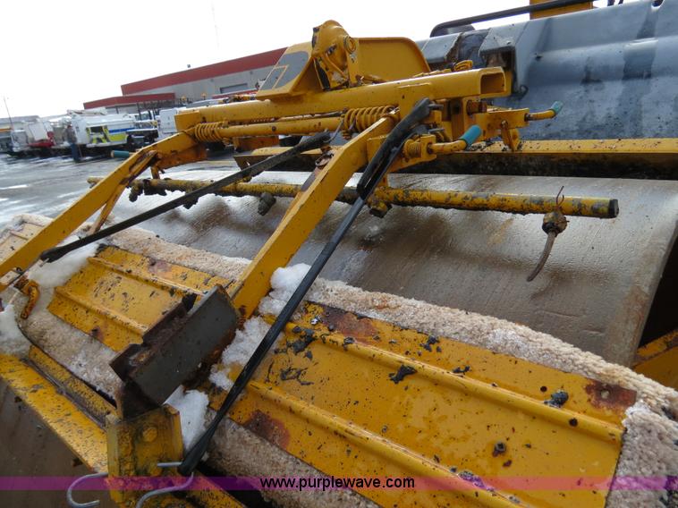 image for item F4336 Dresser 712 roller