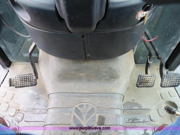 image for item F4338 2003 New Holland TN55D tractor