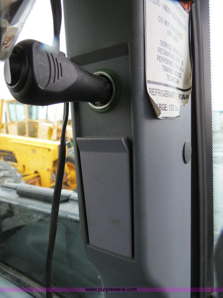 image for item F4338 2003 New Holland TN55D tractor