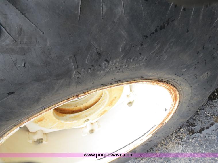 image for item F4338 2003 New Holland TN55D tractor