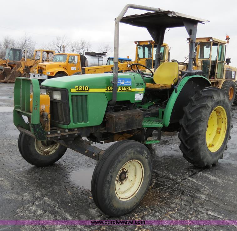 1998 John Deere 5210 tractor in Springfield, MO Item F4339 sold
