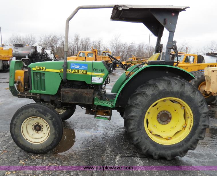 image for item F4339 1998 John Deere 5210 tractor