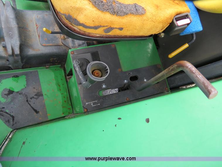 image for item F4339 1998 John Deere 5210 tractor