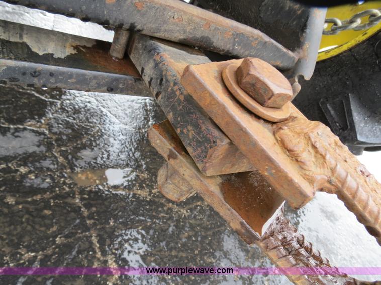 image for item F4339 1998 John Deere 5210 tractor