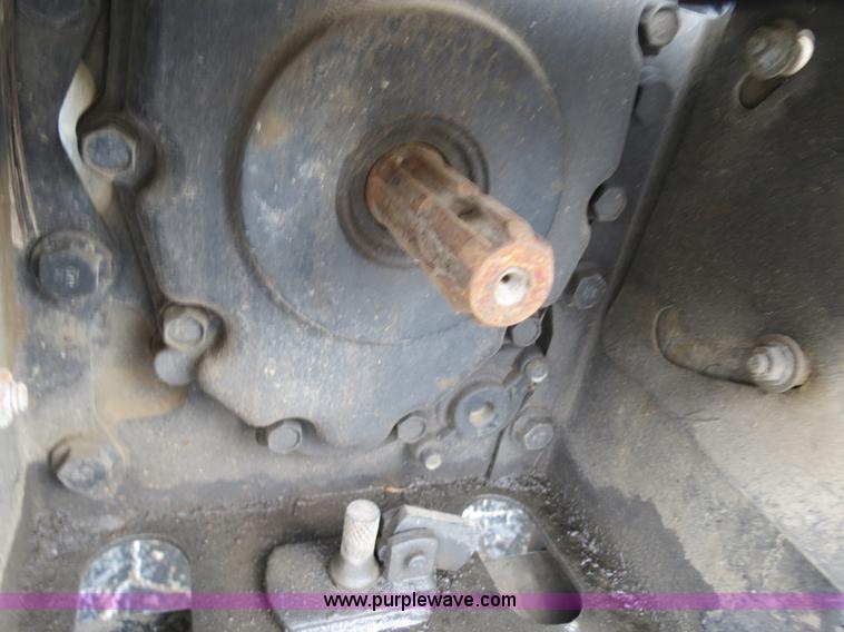 image for item F4339 1998 John Deere 5210 tractor