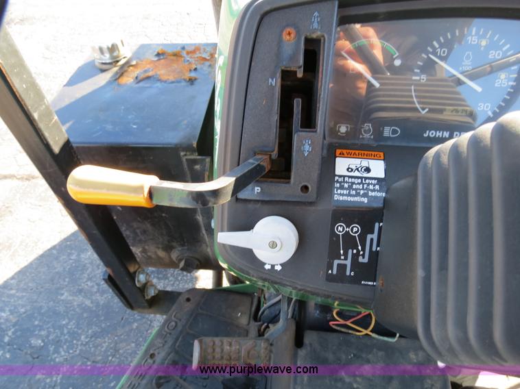 image for item F4340 2002 John Deere 5320 tractor