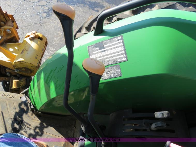 image for item F4340 2002 John Deere 5320 tractor