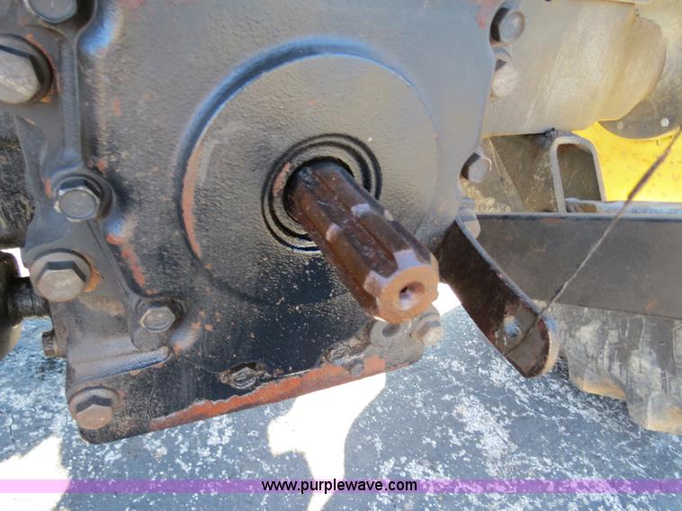 image for item F4340 2002 John Deere 5320 tractor