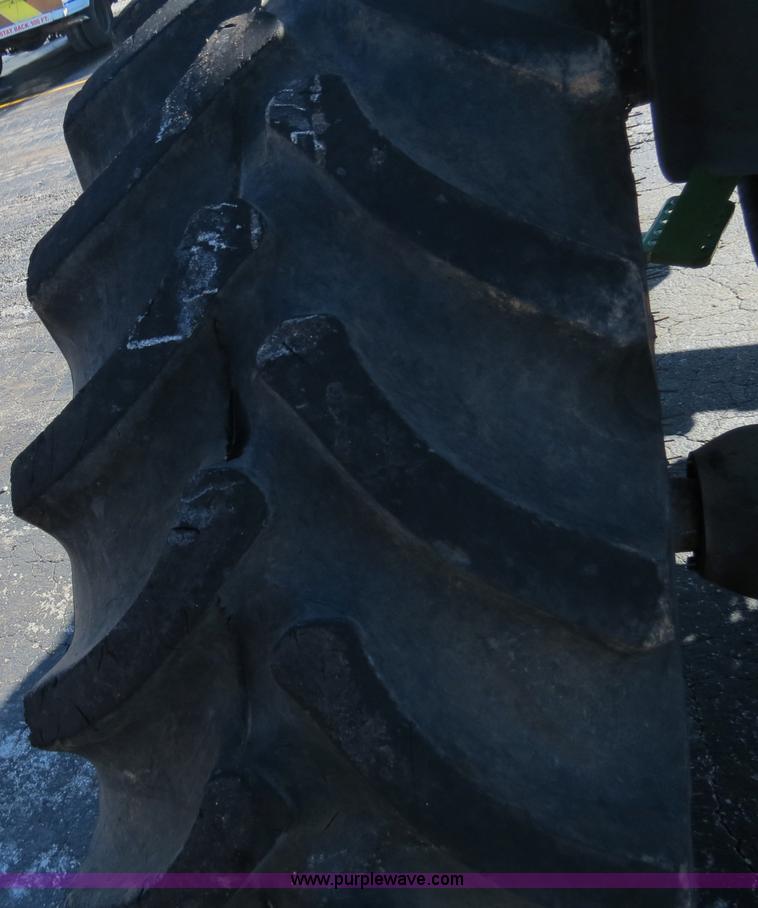 image for item F4340 2002 John Deere 5320 tractor