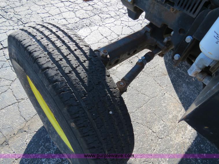 image for item F4340 2002 John Deere 5320 tractor