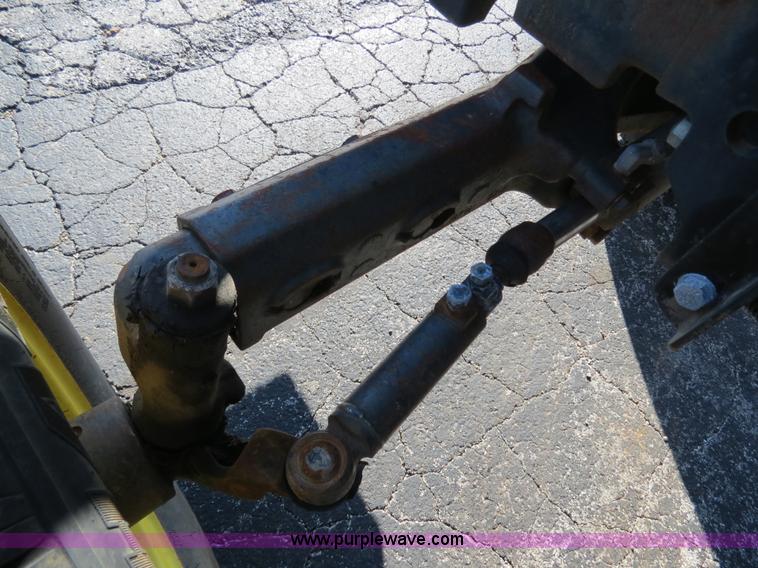 image for item F4340 2002 John Deere 5320 tractor