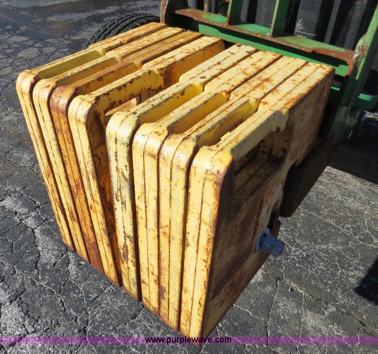 image for item F4340 2002 John Deere 5320 tractor