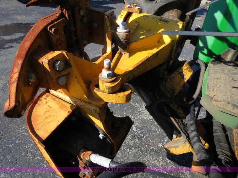 image for item F4340 2002 John Deere 5320 tractor