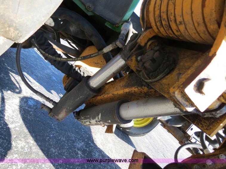 image for item F4340 2002 John Deere 5320 tractor