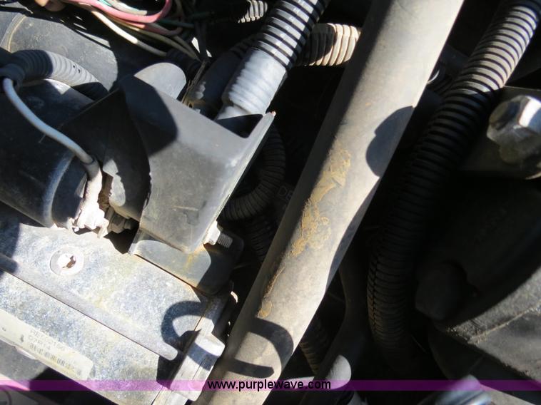 image for item F4340 2002 John Deere 5320 tractor