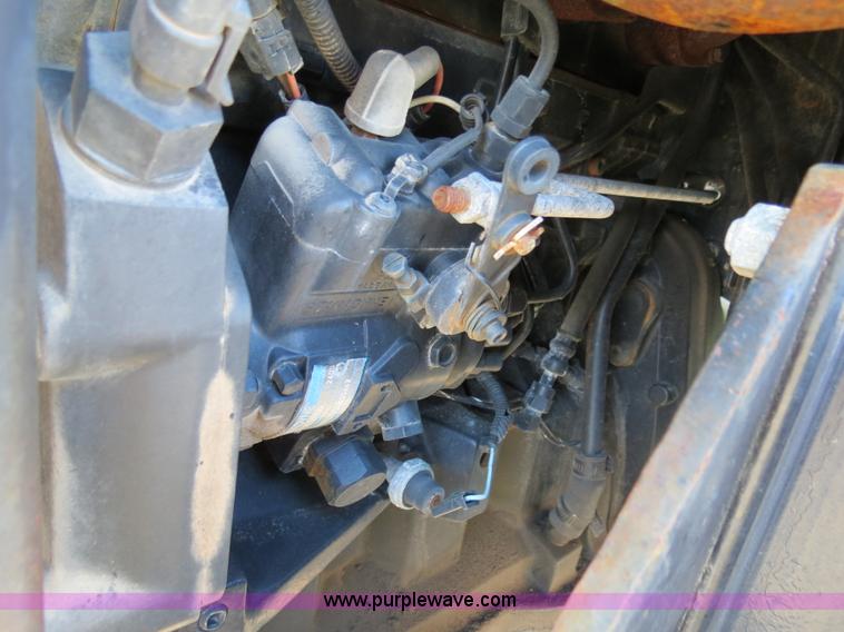 image for item F4340 2002 John Deere 5320 tractor