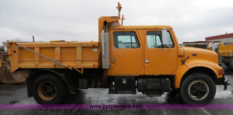 image for item F4341 1995 International 4900 Crew Cab dump truck