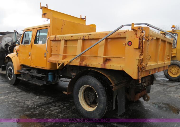 image for item F4341 1995 International 4900 Crew Cab dump truck