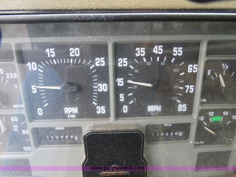 image for item F4341 1995 International 4900 Crew Cab dump truck