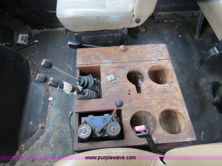 image for item F4341 1995 International 4900 Crew Cab dump truck