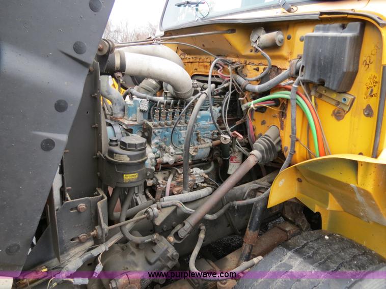 image for item F4341 1995 International 4900 Crew Cab dump truck