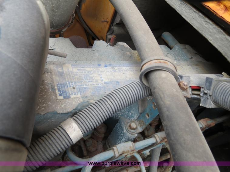 image for item F4341 1995 International 4900 Crew Cab dump truck