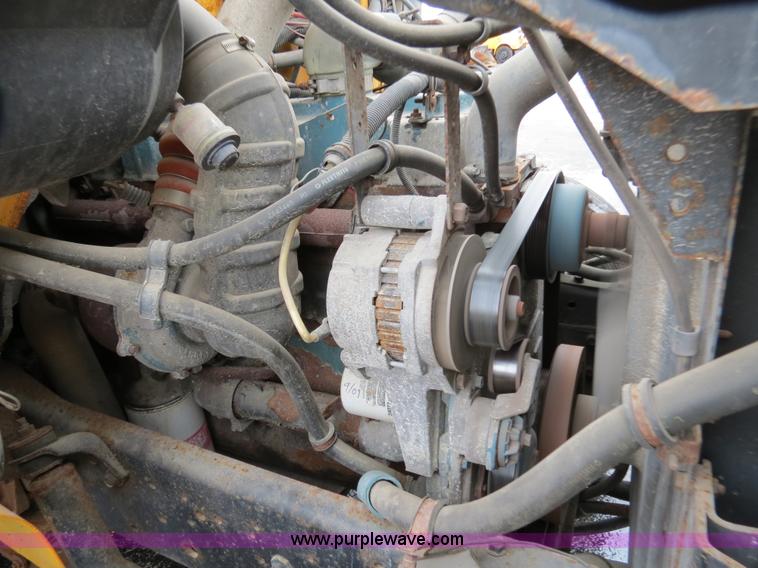 image for item F4341 1995 International 4900 Crew Cab dump truck