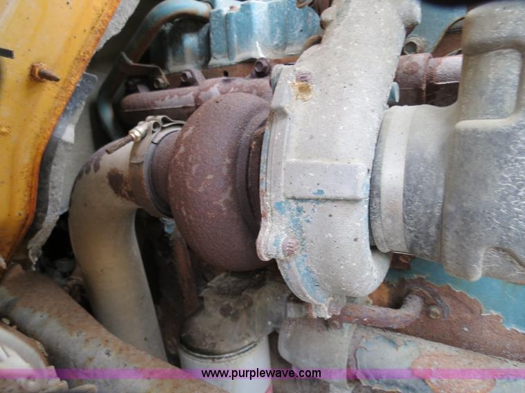 image for item F4341 1995 International 4900 Crew Cab dump truck