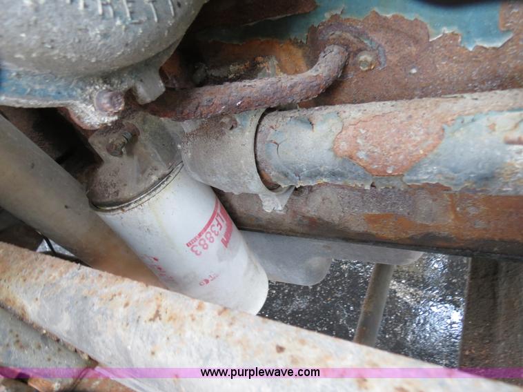 image for item F4341 1995 International 4900 Crew Cab dump truck