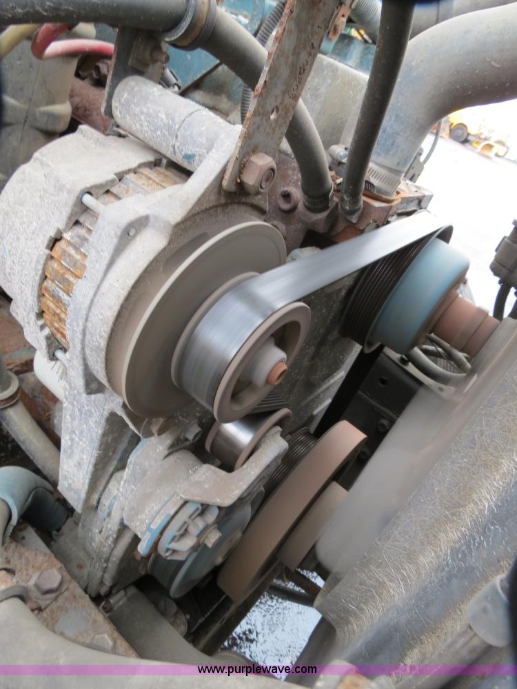 image for item F4341 1995 International 4900 Crew Cab dump truck