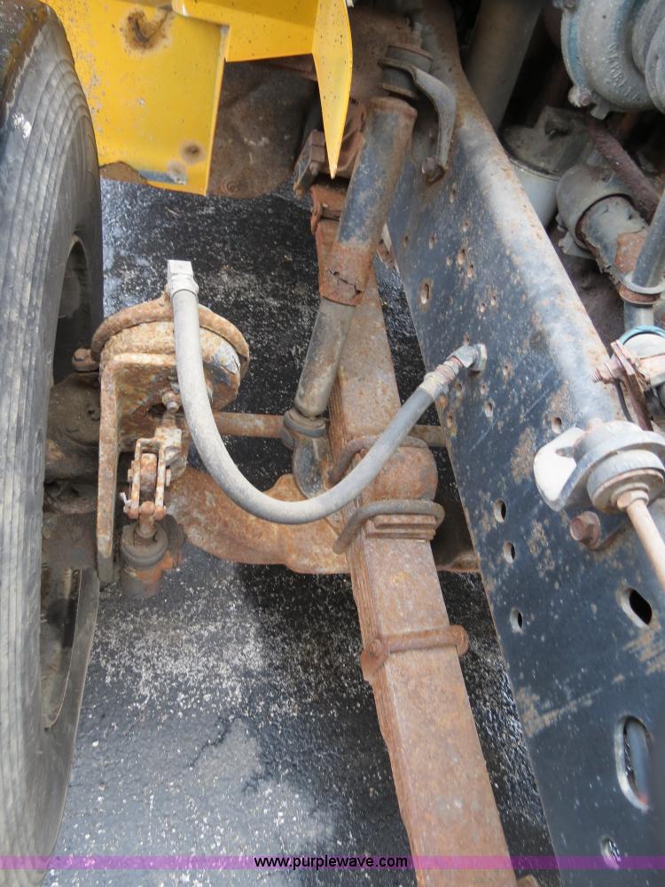 image for item F4341 1995 International 4900 Crew Cab dump truck