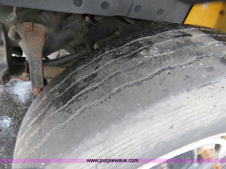 image for item F4341 1995 International 4900 Crew Cab dump truck