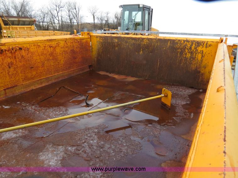 image for item F4341 1995 International 4900 Crew Cab dump truck